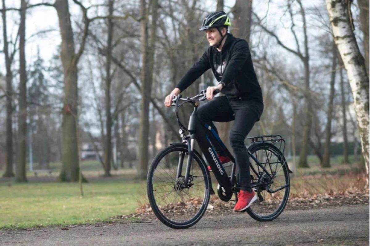 Exploring Dutch Islands with E-Bikes: A Journey of Innovation and Adventure