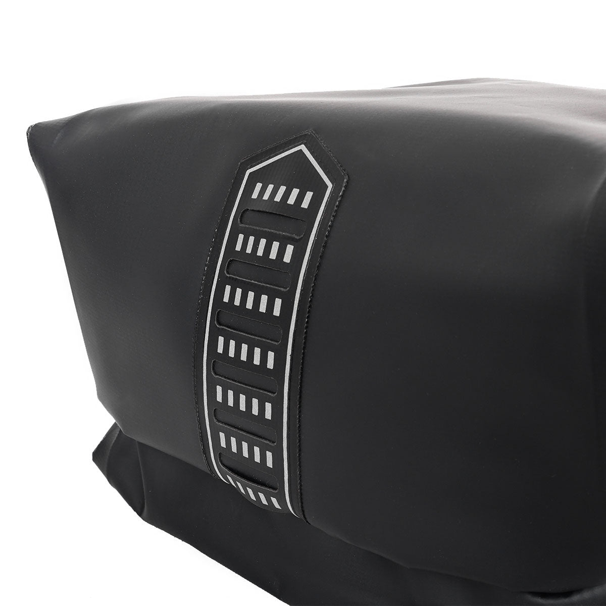 Grundig green 10L waterproof bike saddle bag mounted on bicycle designed for stability and enhanced visibility during night cycling, compatible with road, gravel, and mountain bikes|#Color_Schwarz